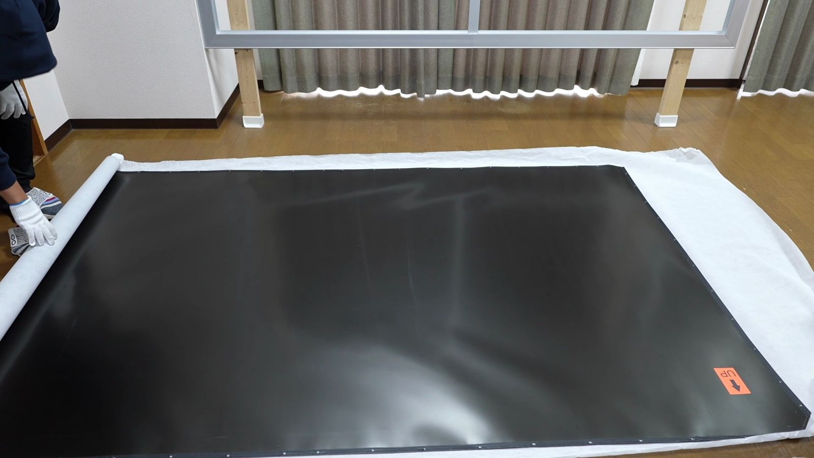 表面に溝が刻まれたレンチキュラーALRスクリーンの生地