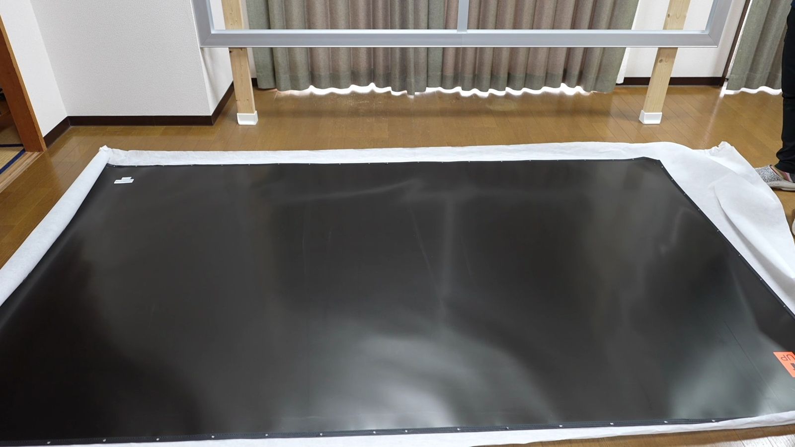 床に広げたレンチキュラー生地の全体