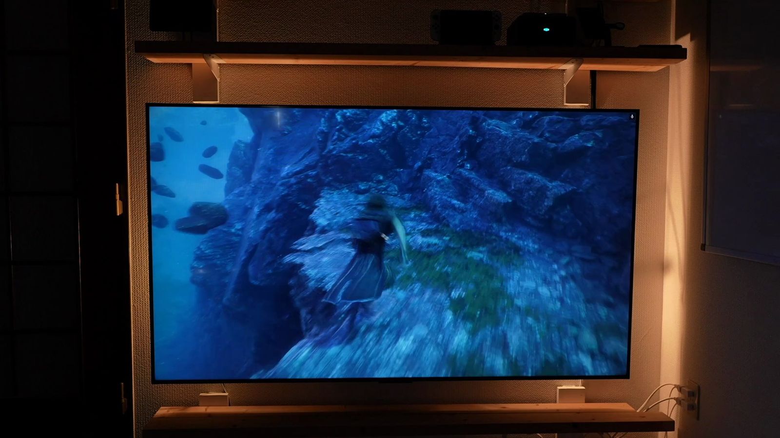 暗い部屋で表示した暗部の多いゲーム映像