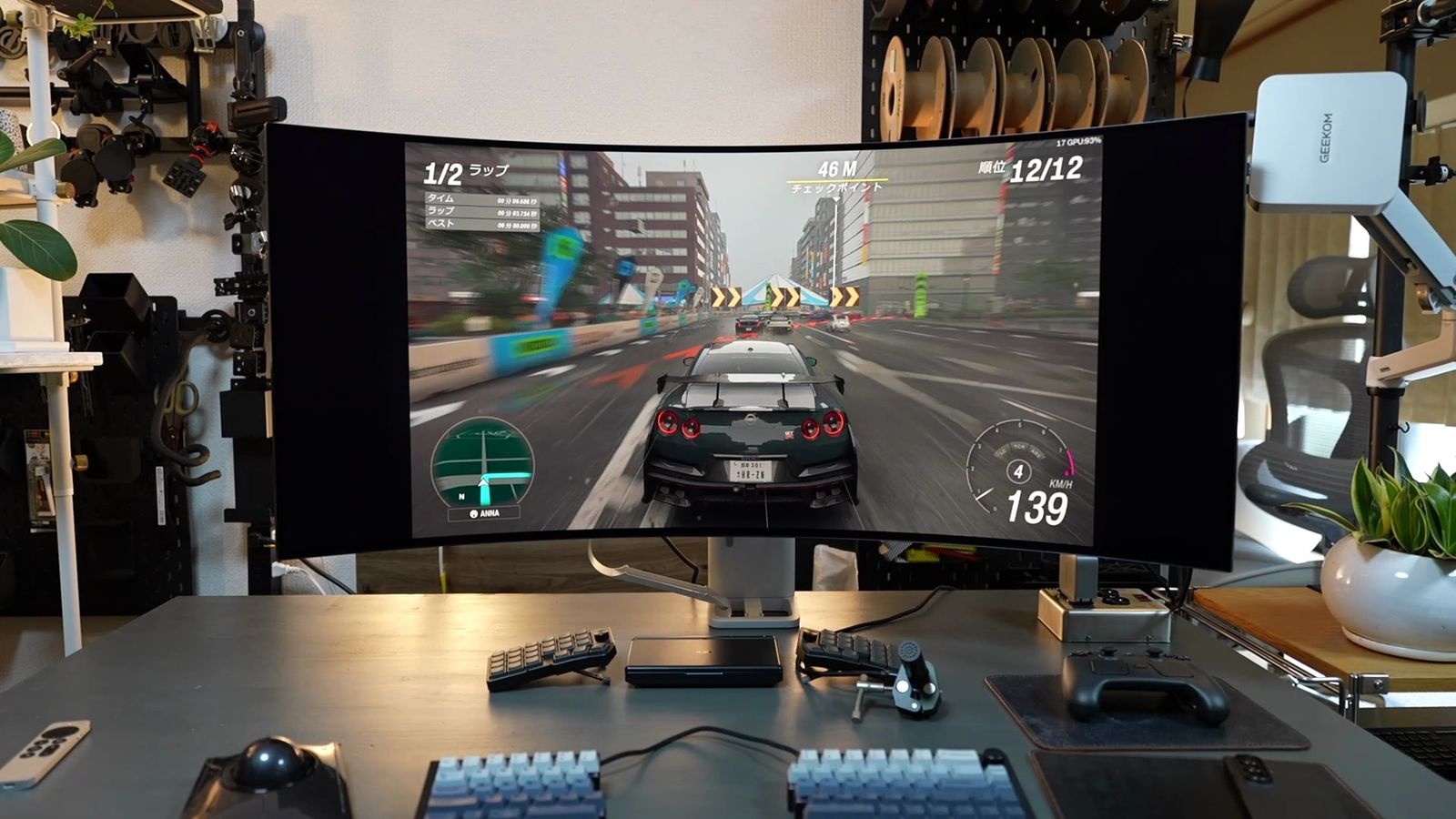 ローカル環境で動かしているレースゲームのプレイ画面