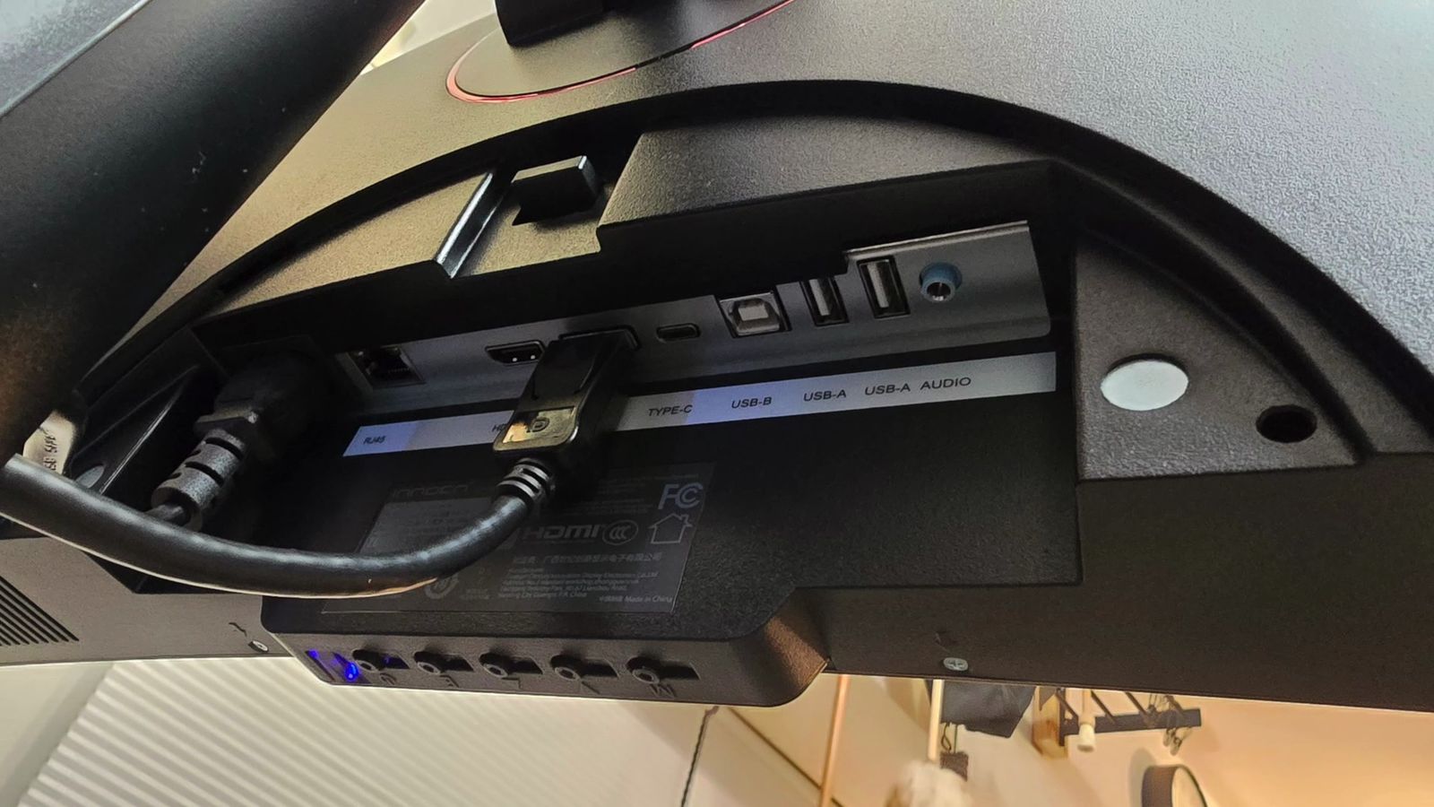 49C1R背面のHDMI・USB端子まわり