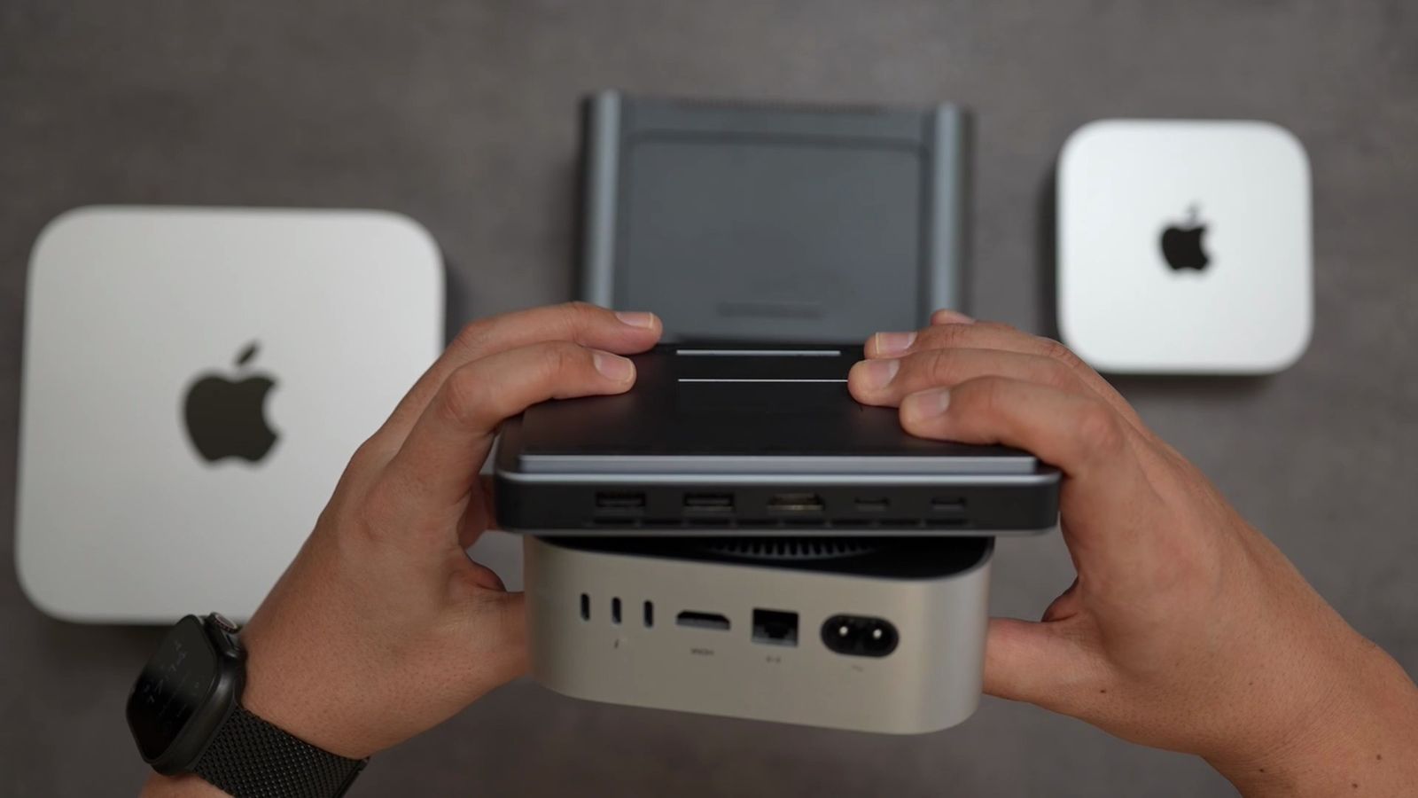 Mac miniとのポート比較。MindはUSB-AとHDMIが多くType-Cが少ない