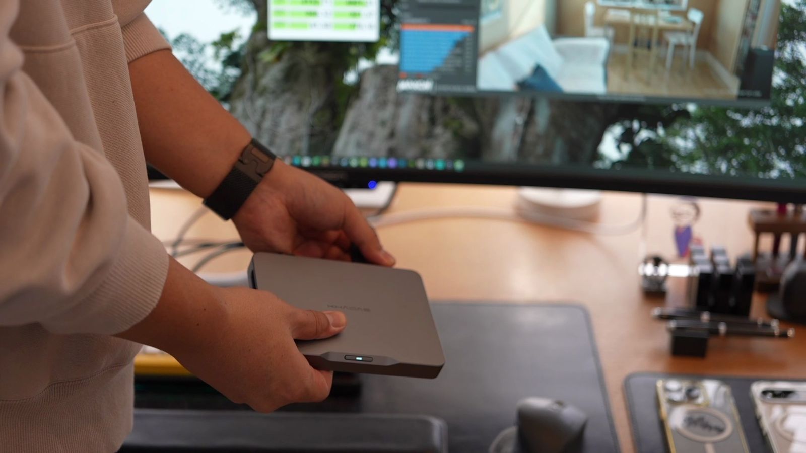 USB Power Delivery対応。65WのUSB充電器やPD対応モニターだけで動く