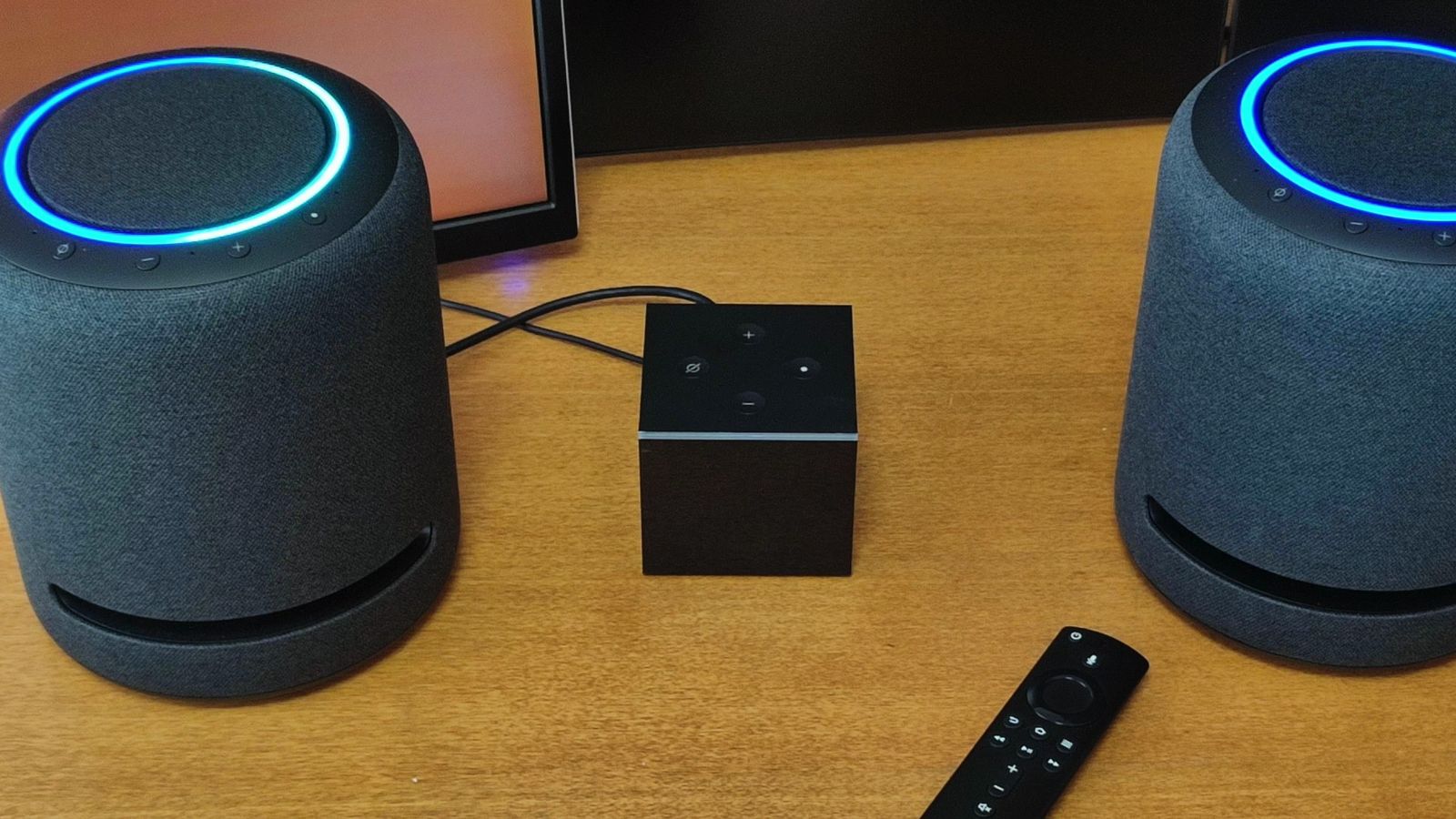 Echo Studio2台とFire TVで組むAlexaホームシアター