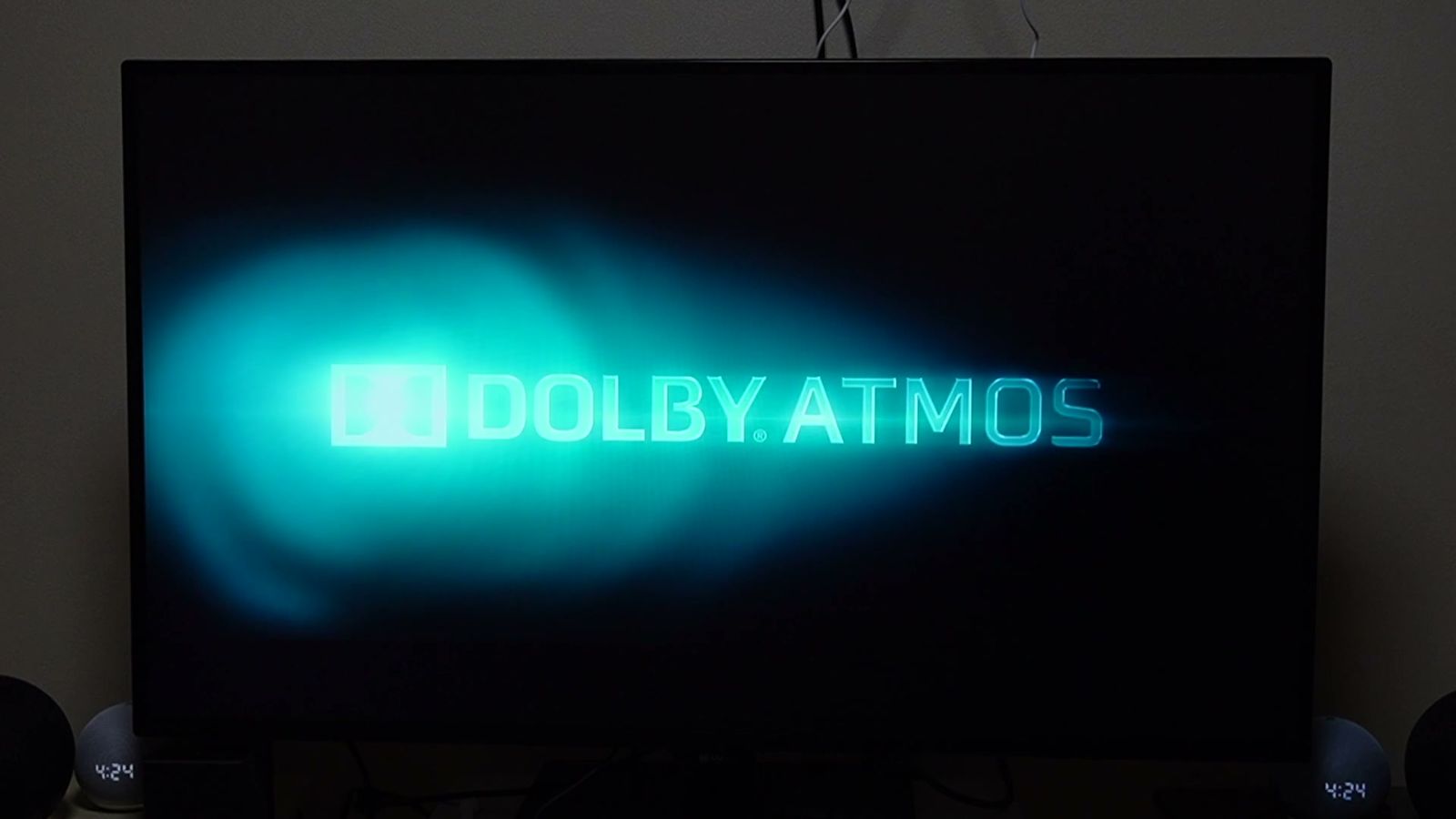 テレビに映したDolby Atmosのロゴ