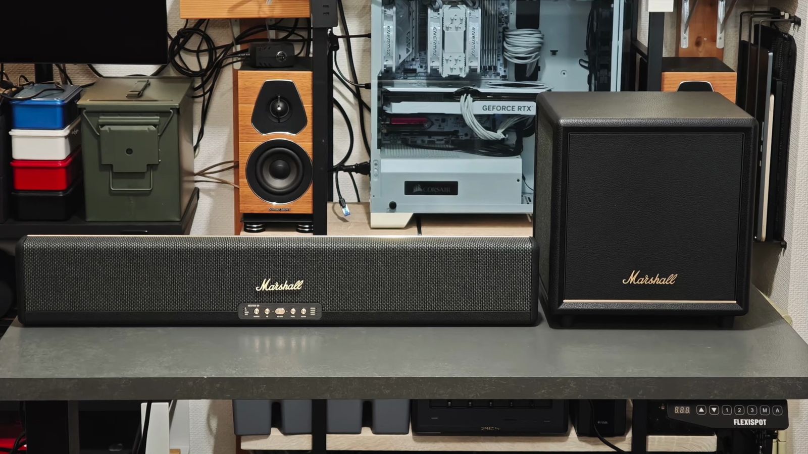 デスクに並べたHeston 60とHeston Sub 200
