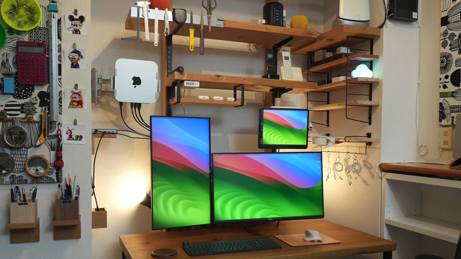 以前つっぱりDIYで作った壁面収納とデスク