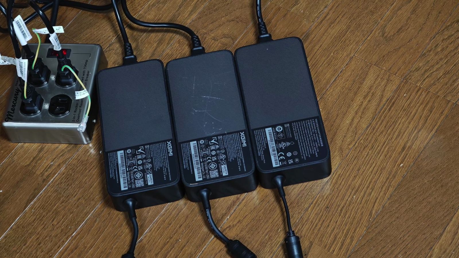 TITAN Noir・Pro・Maxの電源アダプター