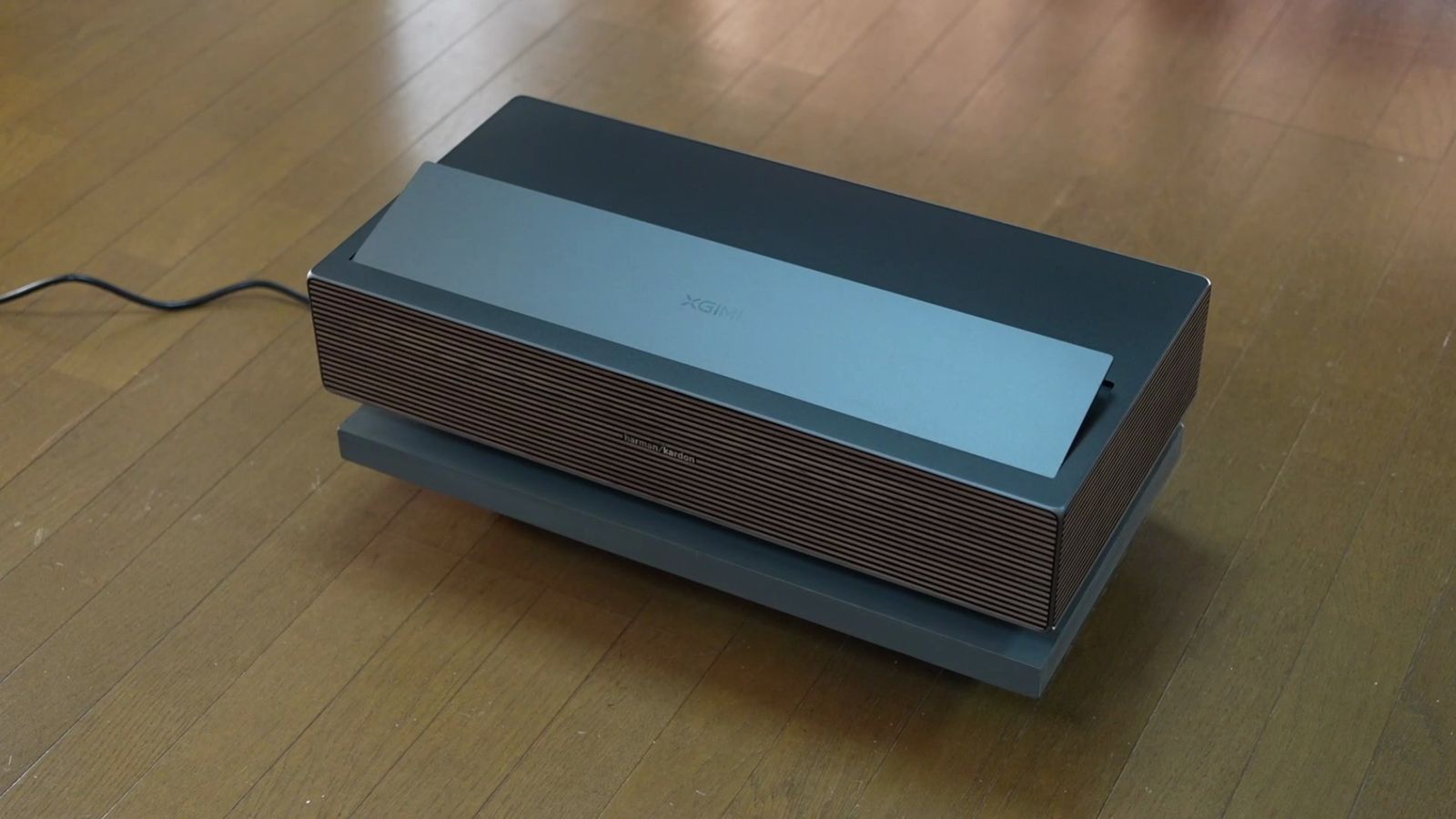 AURA 3 Maxの本体を上から見たところ（レンズ部分）